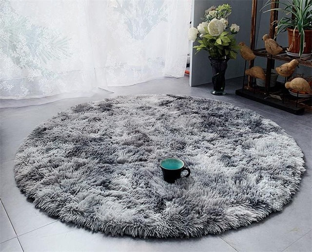 Tappeto rotondo shaggy grigio chiaro soffice