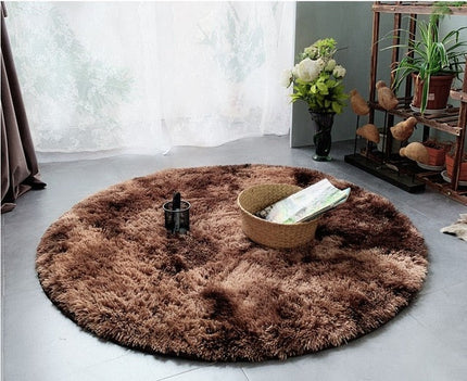 Tappeto shaggy rotondo marrone per salotto