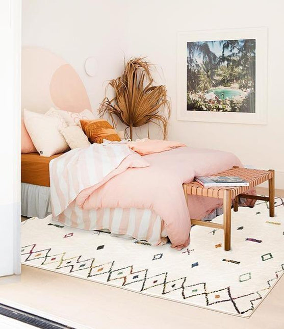 Tappeto berbero etnico bianco con rombi