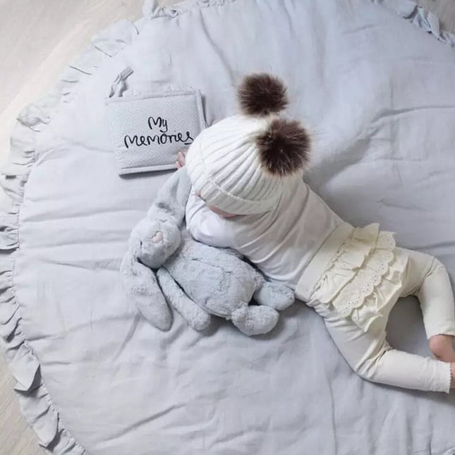 Tappeto cameretta neonato grigio con volant