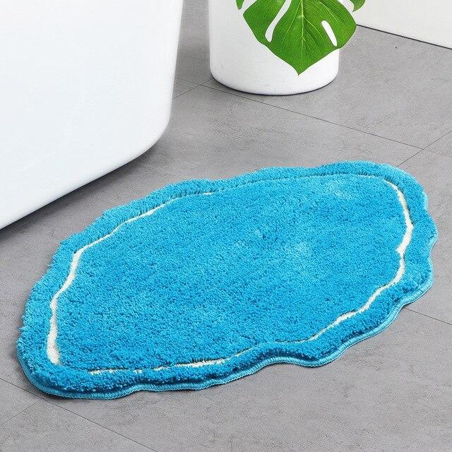 Tappetino da bagno azzurro forma originale