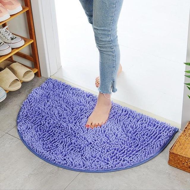 Tappeto da bagno viola a mezzaluna