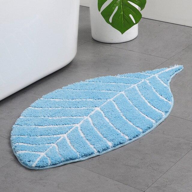 Tappetino da bagno blu a foglia